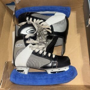 CCM Powerline 550 Ice Hockey Skates Size 3  with box